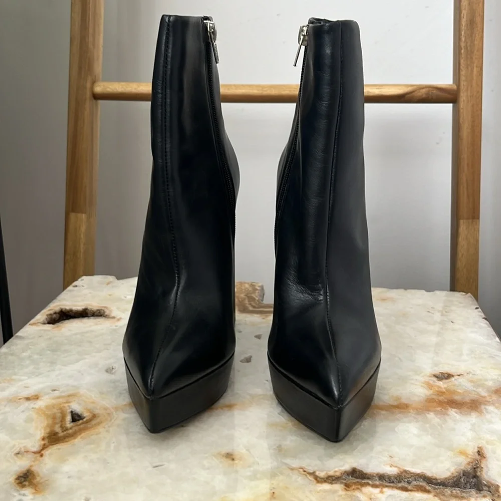 Steve Madden sleek black